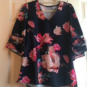 Lookbook Store 3/4 Bell Sleeve Blouse